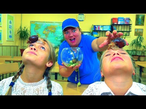 Видео: КТО СЪЕЛ СЛИЗНЯКА НА УРОКЕ???!!!!