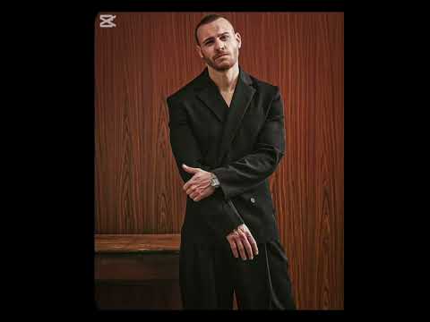 Видео: «Керем Бюрсин прощается в слезах: аэропорт полон эмоций»