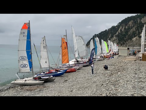 Видео: Разборные парусники на Черном море 2024 г.