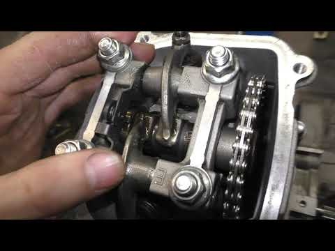 Видео: Метки, зазоры в клапанах скутер 150 кубов.