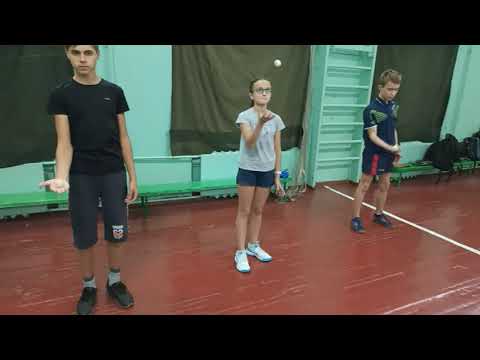Видео: НАСТОЛЬНЫЙ ТЕННИС С НУЛЯ. Урок 2. Набивание сидя