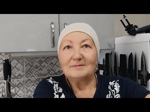 Видео: 18 октябряНачинаю вливаться в активную жизнь. Оладьи из кабачка.Домашнее жаркое с салатом из помидор