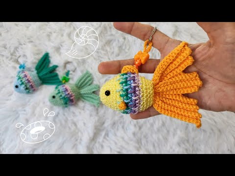 Видео: Брелок в виде рыбки-конфеты амигуруми крючком - летняя коллекция конфет (с субтитрами)