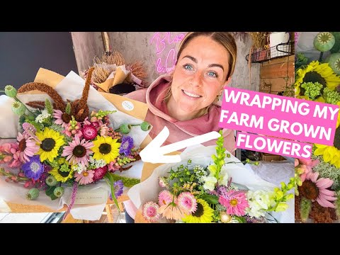 Видео: Как я упаковываю букеты цветов в крафт-бумагу {Обновление 2023 года}