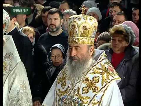 Видео: Рождественская литургия в Киево-Печерской Лавре (7.01.2016)