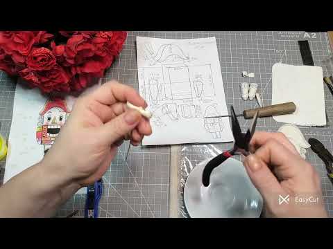 Видео: ЩЕЛКУНЧИК  Игрушка на елку из ваты  Урок 8   Продолжаем делать  саблю