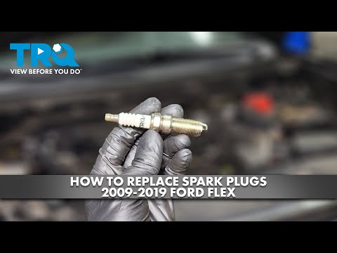 Видео: Как заменить свечи зажигания Ford Flex 2009-2019
