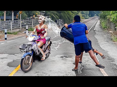 Видео: САМЫЕ НЕЛЕПЫЕ МОМЕНТЫ, СНЯТЫЕ НА КАМЕРУ