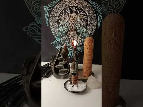 Видео: Мощный ритуал чистки во время лунного затмения. 