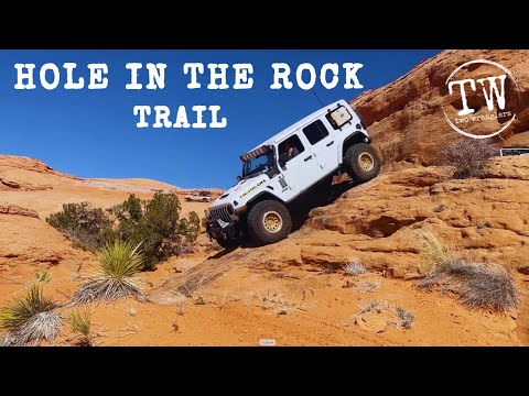 Видео: ДЫРА В СКАЛЕ ТРОПА С ДВУМЯ ВЕДУЩИМИ