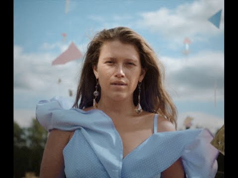 Видео: НААДЯ — Осколки (feat. Варя Чиркина)