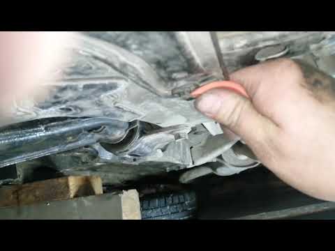 Видео: Нонда Фрид замена нижних рычагов Подвески и фтулок стабилизатора.