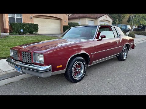 Видео: Oldsmobile Cutlass Calais 1979 года, 4,3 л, дизельный V8 с 5-ступенчатой ​​механической коробкой ...