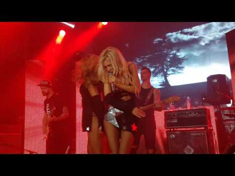 Видео: Виа Гра - Поцелуи / Club HOLLYWOOD, Таллин 8.07.16