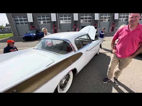 Видео: Как должен выглядеть отреставрированный Studebaker Golden Hawk Super Charged V8 1957 года