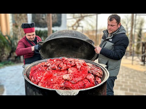 Видео: Замечательная ТЕХНОЛОГИЯ Приготовления. ЗОЛОТОЙ Карп (РЫБА) + БУГЛАМА. САМЫЙ РЕДКИЙ вид РЫБЫ.