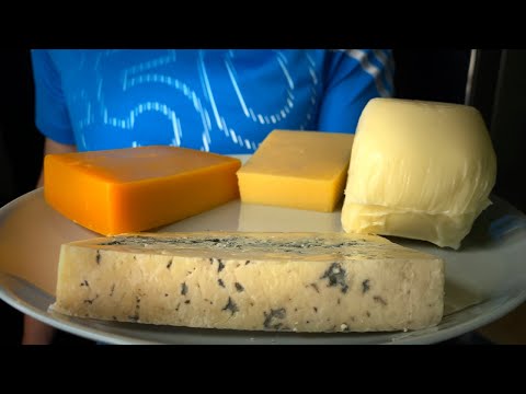 Видео: Пицца 4 сыра | 2 варианта приготовления пиццы 4 сыра