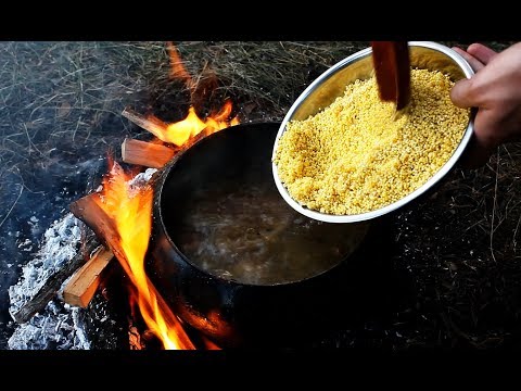 Видео: Кулиш на костре. Казацкий кулеш. Козацький куліш. Готовит Никита Сергеевич на природе