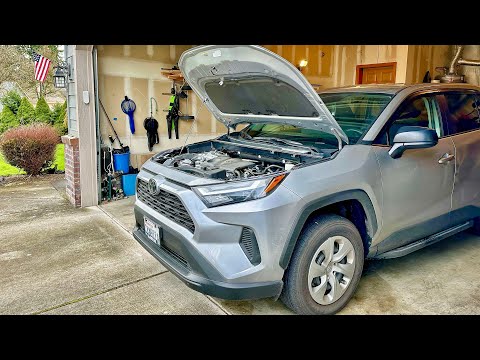 Видео: Почему я отключил функцию Auto Start Stop на моем Toyota RAV4 LE AWD 2023 года выпуска