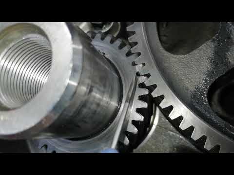 Видео: 1 HD FTE установка шестерней привода ТНВД и масляного насоса