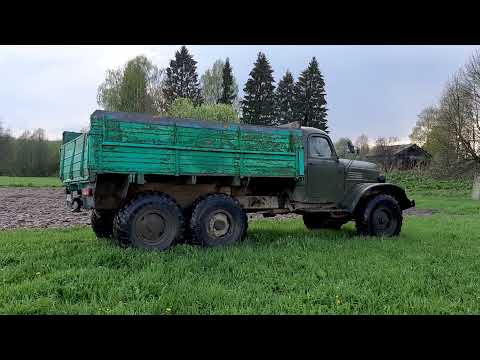 Видео: ЗИЛ 157 валит трухлявое дерево