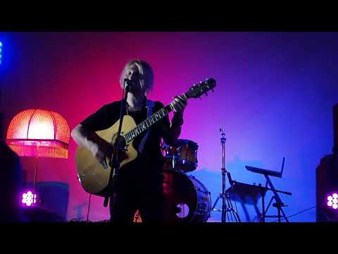 Видео: Женя Мильковский - Подоконник (acoustic)