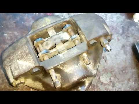Видео: Мерседес W123. Ремонт заднего суппорта