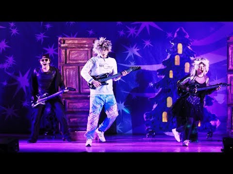 Видео: Маша и Витя против "Диких гитар". Фрагменты спектакля