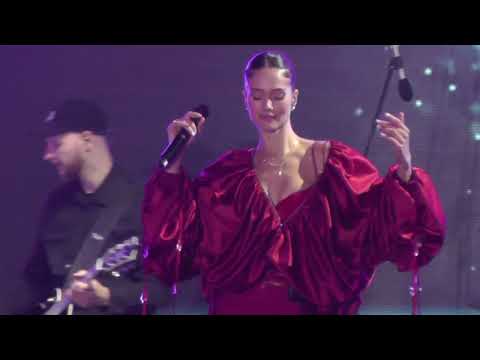 Видео: Концерт Юлии Паршуты в "Лужниках" на Московском урбанистическом форуме