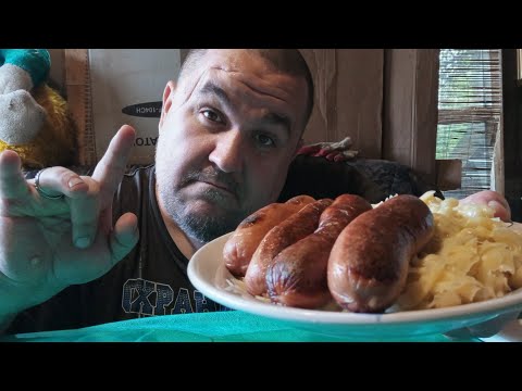 Видео: Обжор - жареные сосиски с сыром и макаронами