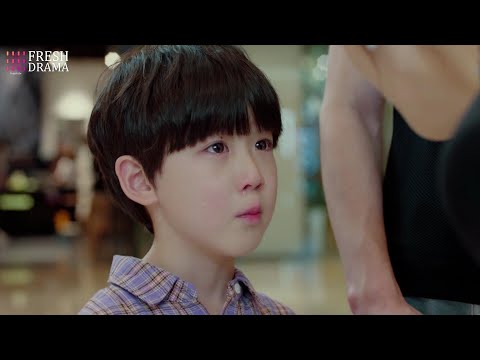 Видео: Она врезалась в мальчика, не зная, что он сын CEO, с которым был ONS.