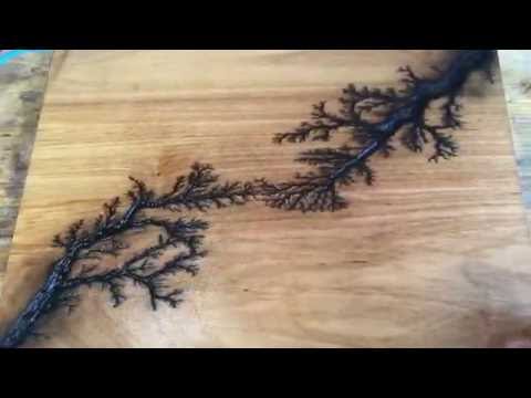 Видео: Выжигание с молниями! Ликтенбергские фигуры!