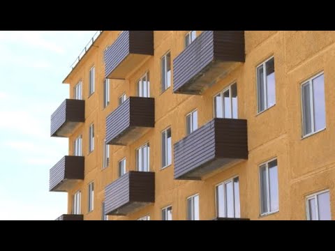 Видео: Заброшенные многоэтажные дома восстанавливают в Державинске