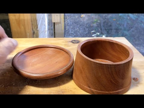 Видео: Ричард Раффан создает коробку с перекрестными зернами для первого проекта 4—WAYS.