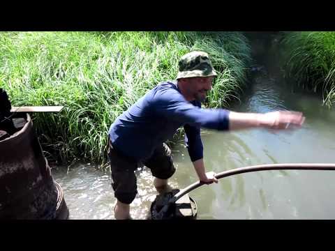 Видео: Как гонят самогон в сибирских политических глубинках.