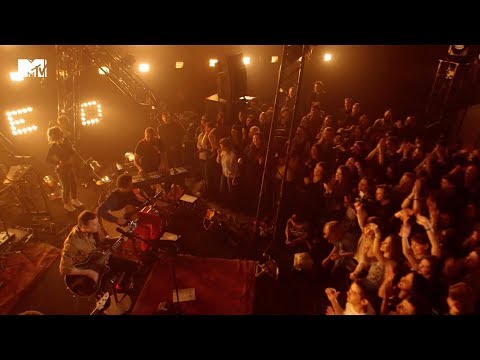 Видео: ЗВЕРИ – Южная ночь (MTV Unplugged)