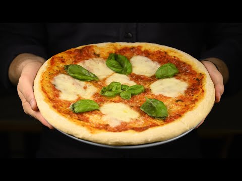Видео: Я научу вас готовить НАСТОЯЩЮЮ ПИЦЦУ в домашних условиях. ПИЦЦА МАРГАРИТА вкусней чем в пиццерии.