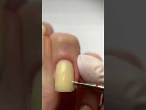 Видео: Как закрепить бульонки 💡#маникюр #ногти #ногтивидео #маникюр2023