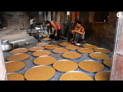 Видео: Индийская уличная еда - Гигантская Халва Пудинг Торт Раджастхан Индия