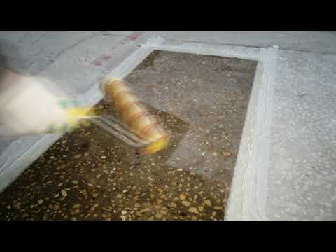 Видео: Полиуретановый грунт для бетонного пола. Испытание.