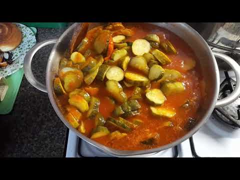 Видео: #РукоделиеотГалины Огурцы в томатном соке на зиму. Вкусный томатный сок 🍅🍅🍅