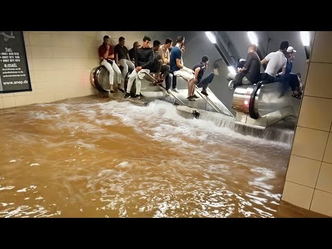 Видео: Вода Вышла из-под Контроля! Невероятные Случаи, Снятые на Камеру