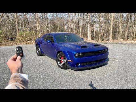 Видео: НОВЫЙ Dodge Challenger SRT Super Stock 980 л.с.: запуск, выхлоп, тест-драйв, осмотр, взгляд от пе...