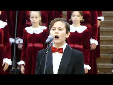 Видео: "Заветная высь" Е.Птичкин/Е.Карелов из к/ф "Два капитана". Солист Алексей Розов (13 лет).