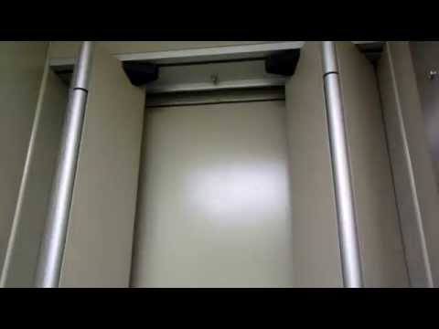 Видео: Распашной лифт ЩЛЗ с ширмовыми дверьми в доме 98 корпус 9, Профсоюзная улица. 2014 год