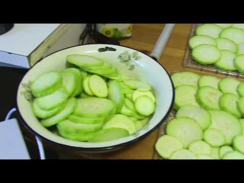 Видео: Сушим кабачки на зиму.