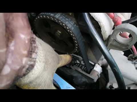 Видео: Забавная замена помпы Renault Logan