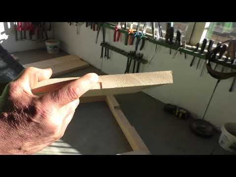 Видео: изготовление классического дна улья дадан.