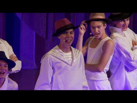 Видео: "Фантазии на тему Дунаевского"