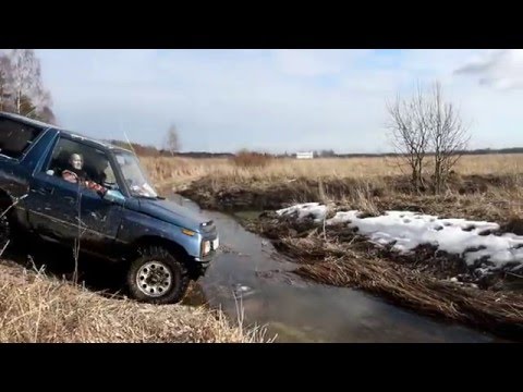 Видео: Внедорог №11 Suzuki Sidekick (Escudo/Vitara) Канадец VS Toyota RAV4 offroad корч